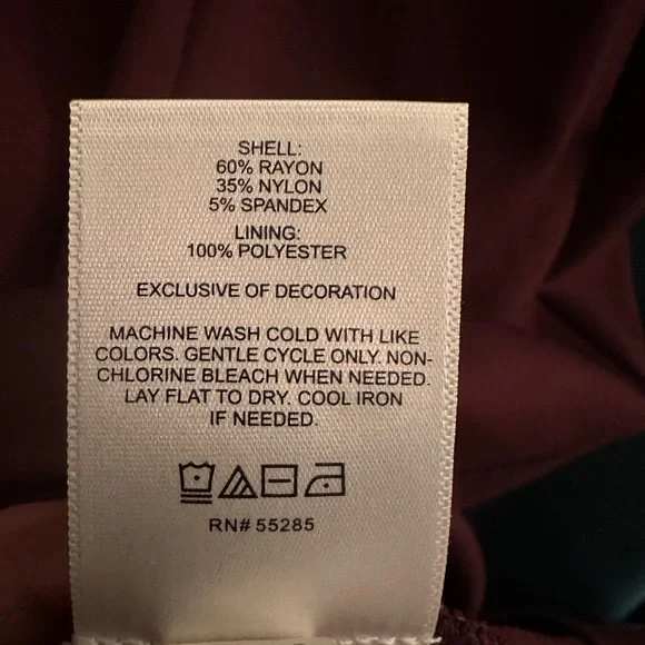 Express Women’s V-Neck Sheath Knee Length Dress               
Merlot - size M - Picture 8 of 8